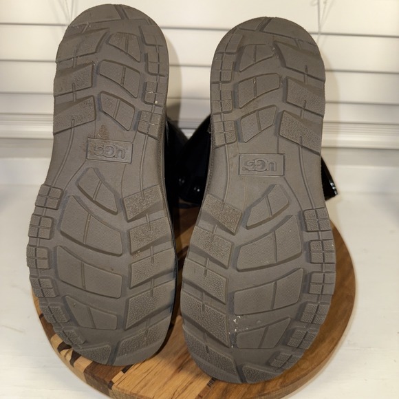 UGG Adirondack III Patent Leather Black Waterproof Boots W4 K2 EU34 Winter snow - Picture 7 of 9